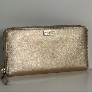 Kate Spade zipper closure New York Wallet